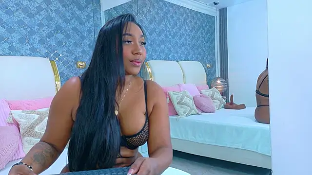 NaiomyLanes online show from April 2026 01:23:02 PM