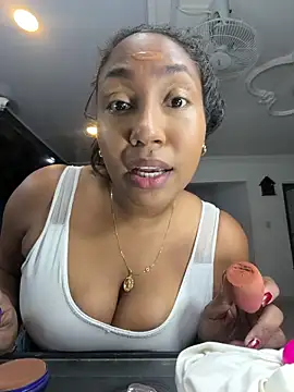 NaiomyLanes online show from March 2026 11:47:01 AM