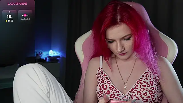 joyhannahh online show from November 2025 03:12:02 PM