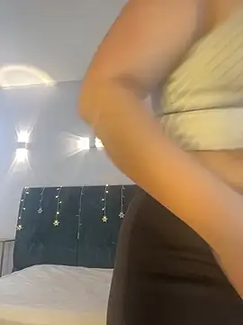 AgathaLynx online show from December 2025 10:38:02 AM