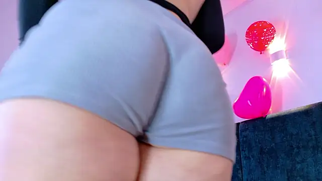 AgathaLynx online show from February 2026 10:47:01 AM