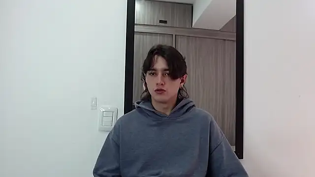 Snapshot of alex_connorr chatting on February 2025 04:00:02 PM alex connorr online show from February 2025 04:00:02 PM