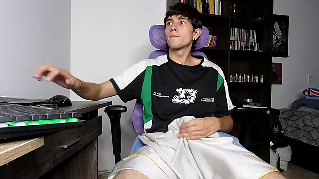 alex connorr online show from November 2025 10:57:01 PM