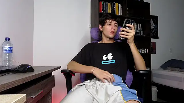 alex connorr online show from November 2025 03:21:02 AM