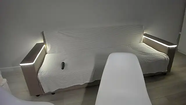 im lucky adam online show from January 2026 04:05:02 AM