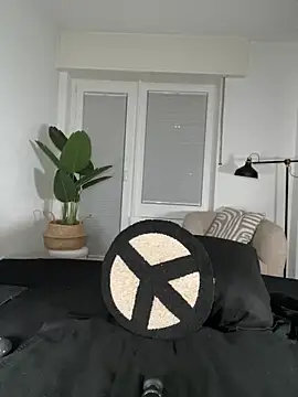 Lena Blom online show from December 2025 09:04:02 PM