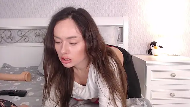 Snapshot of CERRUTI_model chatting on February 2025 02:33:01 PM CERRUTI model online show from February 2025 02:33:01 PM