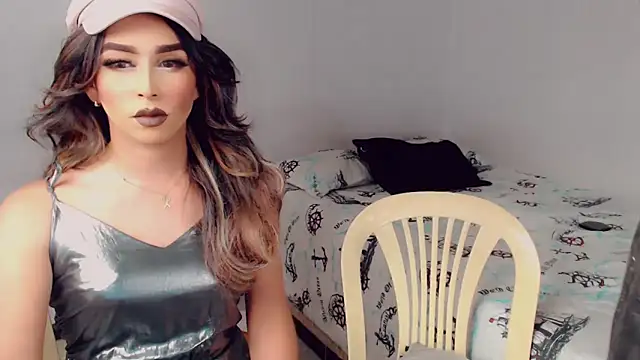 Snapshot of New_Dolls chatting on November 2025 04:15:02 AM New Dolls online show from November 2025 04:15:02 AM