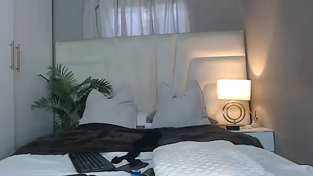 naughtyblackdolie online show from March 2026 05:32:02 AM