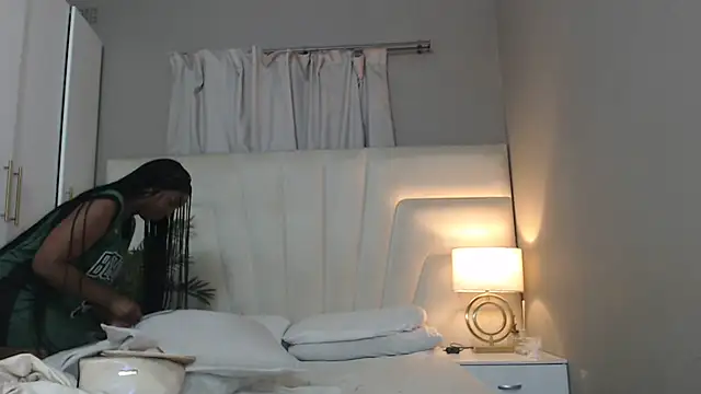 naughtyblackdolie online show from October 2025 10:21:01 PM