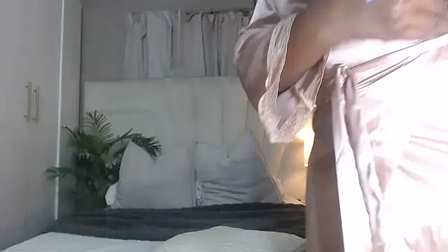 naughtyblackdolie online show from February 2026 06:41:01 PM