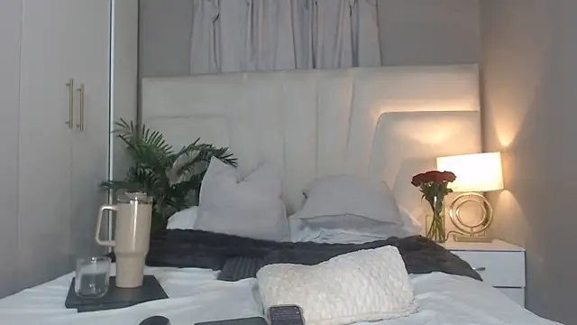 naughtyblackdolie online show from February 2026 09:25:02 PM