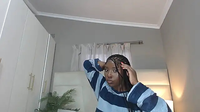 naughtyblackdolie online show from October 2025 04:36:02 AM