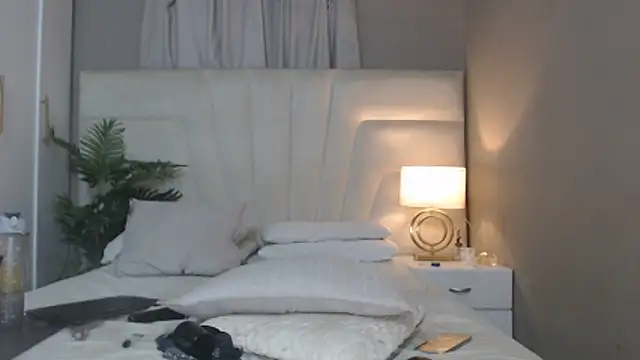 naughtyblackdolie online show from November 2025 07:47:01 PM