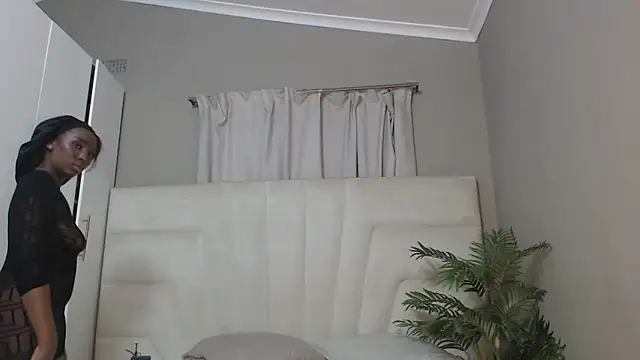 naughtyblackdolie online show from March 2025 04:13:01 AM