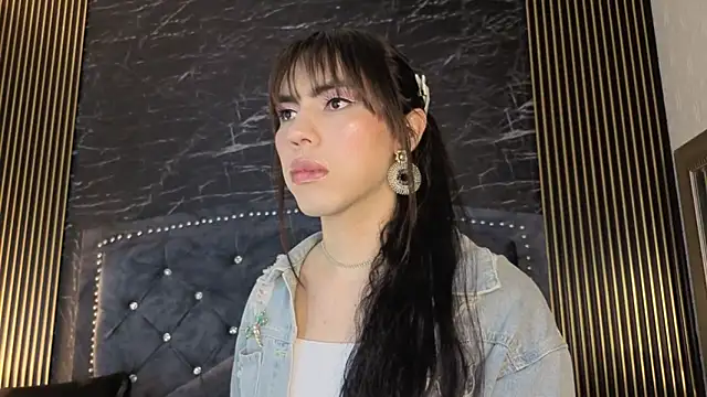 Snapshot of diosagolden chatting on November 2025 08:23:01 PM diosagolden online show from November 2025 08:23:01 PM