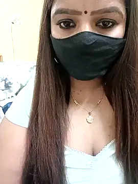 Snapshot of bellaqueen92 chatting on December 2024 07:28:02 PM bellaqueen92 online show from December 2024 07:28:02 PM