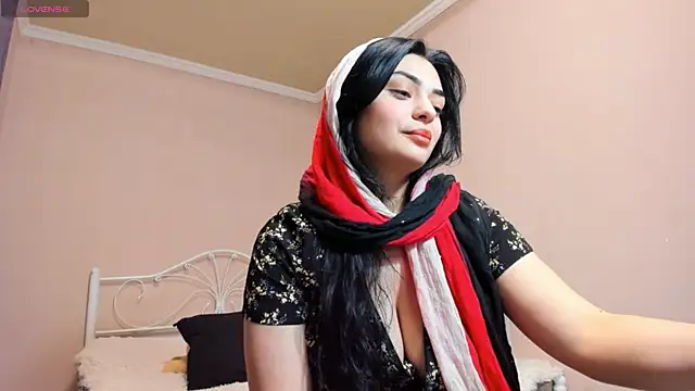 Snapshot of _cleopattra_ chatting on January 2025 06:35:01 PM  cleopattra  online show from January 2025 06:35:01 PM