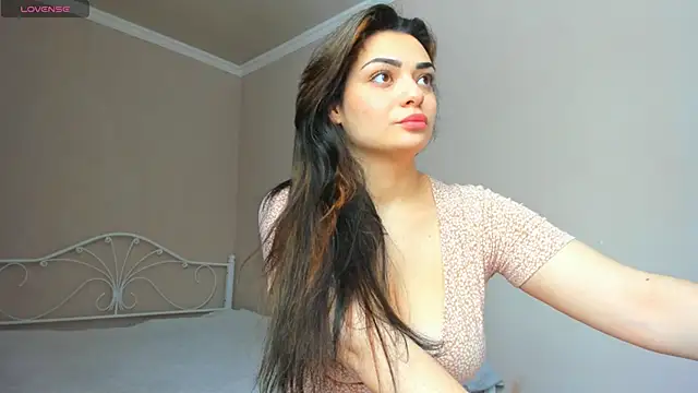 Snapshot of _cleopattra_ chatting on February 2025 07:48:01 AM  cleopattra  online show from February 2025 07:48:01 AM