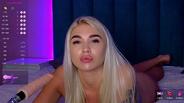 Snapshot of DreamPussyy chatting on February 2025 04:34:01 AM DreamPussyy online show from February 2025 04:34:01 AM