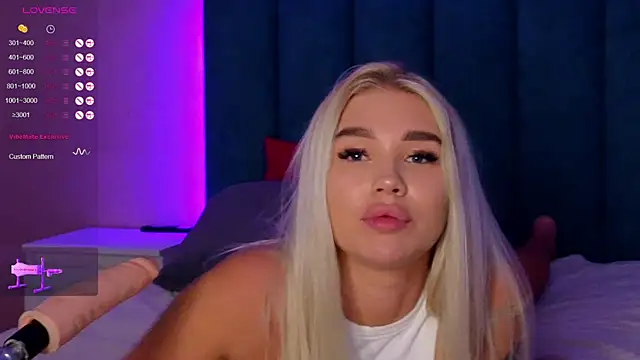 Snapshot of DreamPussyy chatting on February 2025 07:15:01 AM DreamPussyy online show from February 2025 07:15:01 AM