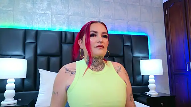 AmaraVelmet online show from November 2025 01:04:02 PM