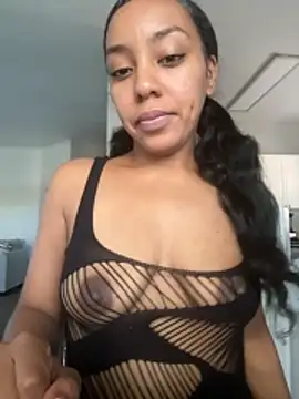 juicyyy323 online show from November 2025 09:19:02 PM