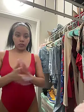 juicyyy323 online show from December 2024 03:16:02 AM