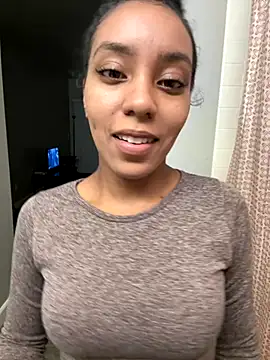 juicyyy323 online show from November 2025 02:54:01 AM