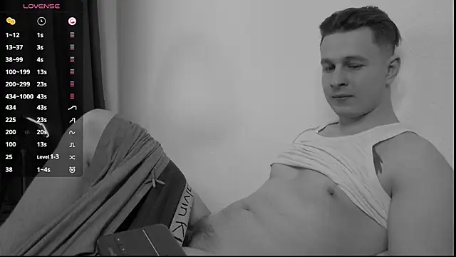 Snapshot of charlie_smiley chatting on January 2025 01:41:01 AM charlie smiley online show from January 2025 01:41:01 AM