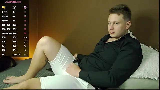 Snapshot of charlie_smiley chatting on September 2025 01:01:01 AM charlie smiley online show from September 2025 01:01:01 AM