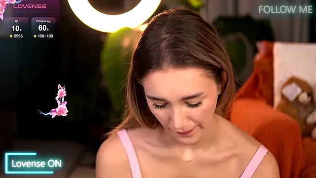 EmilyRaymont online show from November 2025 04:05:01 AM