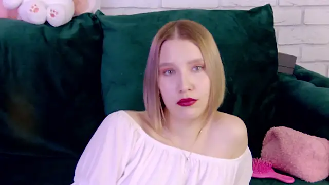 LiliLinn online show from March 2025 02:34:02 PM