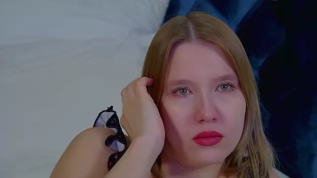 LiliLinn online show from October 2025 04:24:02 AM