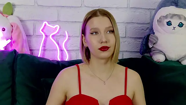 LiliLinn online show from March 2025 08:30:01 AM