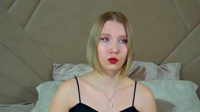 LiliLinn online show from February 2025 08:36:02 AM