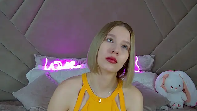 LiliLinn online show from March 2025 04:51:02 AM