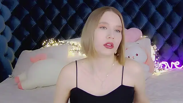 LiliLinn online show from March 2025 04:56:01 AM