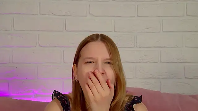 LiliLinn online show from May 2026 04:23:02 AM