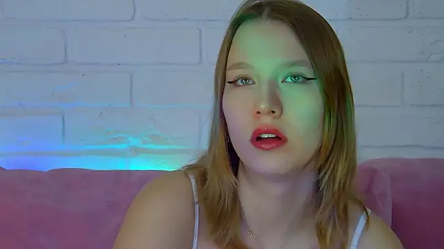 LiliLinn online show from March 2026 04:45:01 AM