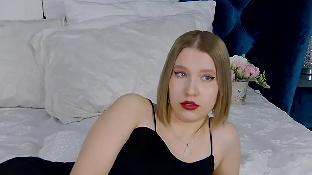 LiliLinn online show from February 2025 08:13:02 AM