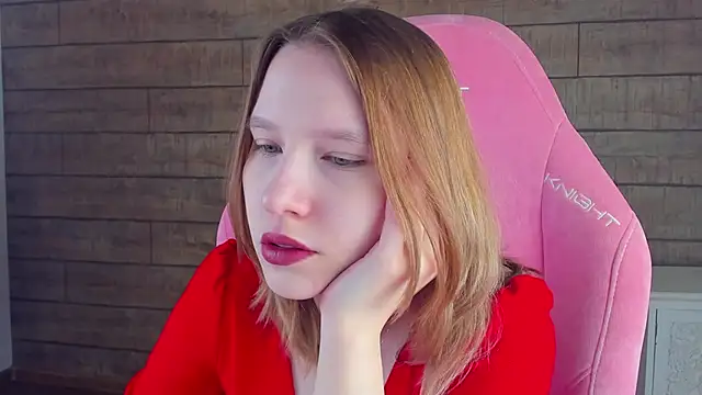 LiliLinn online show from March 2026 05:41:01 AM