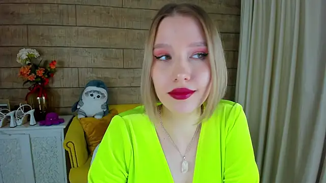LiliLinn online show from February 2025 01:43:01 PM