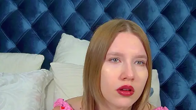 LiliLinn online show from November 2025 04:34:02 AM