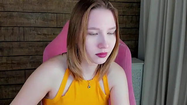 LiliLinn online show from March 2026 04:38:02 AM