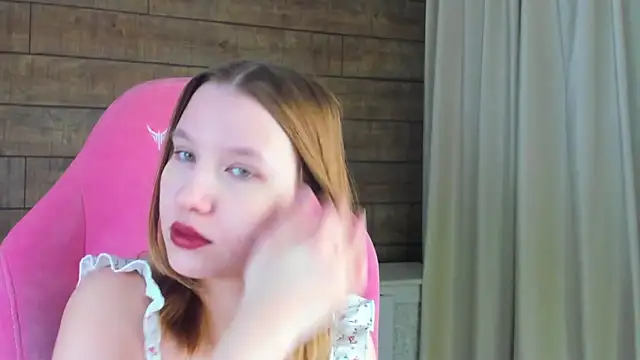 LiliLinn online show from June 2026 04:34:01 AM