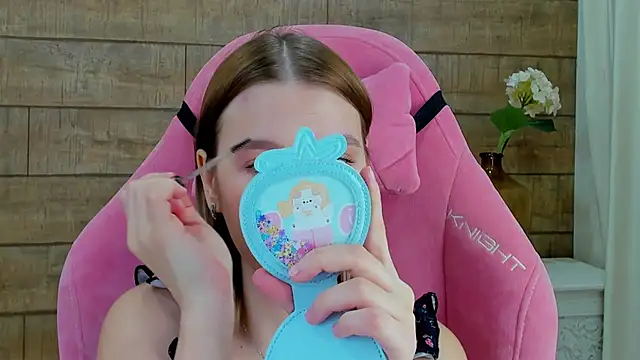 LiliLinn online show from October 2025 04:12:01 AM