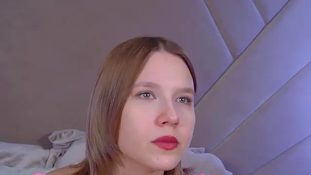 LiliLinn online show from December 2025 05:08:02 AM