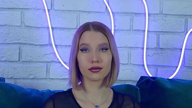 LiliLinn online show from March 2025 11:22:02 AM