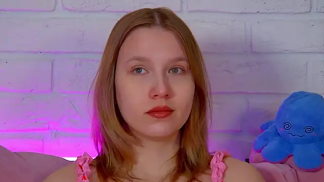 LiliLinn online show from May 2026 04:22:02 AM